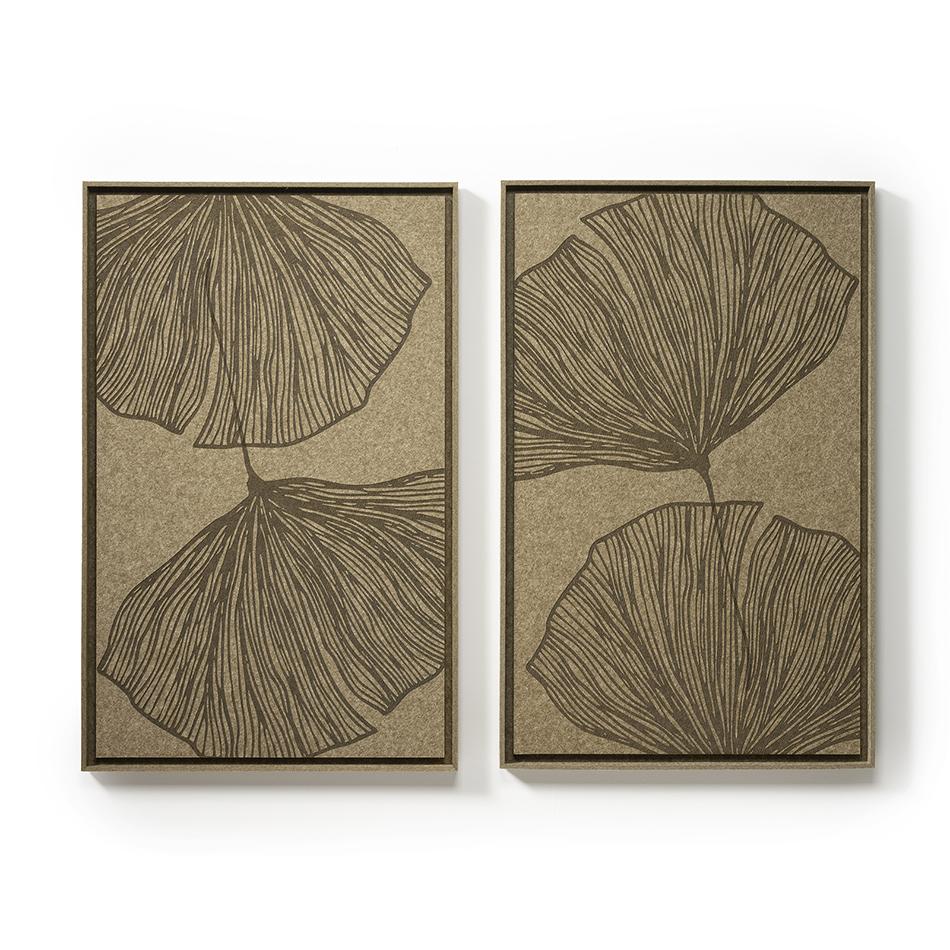 Zwei FeltArt-Paneele Verdure Olive Mist in einem modernen Interieur – Format L, Ansicht 1 von 3