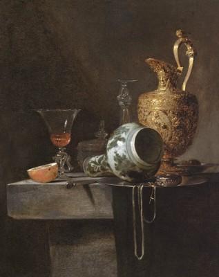 Stilleven Met Porseleinen Vaas Vergulde Schenkkan En Glaswerk