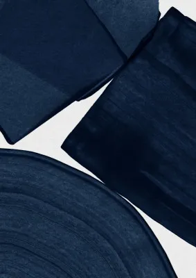 Minimalistische blaue szene in vertikaler ausrichtung